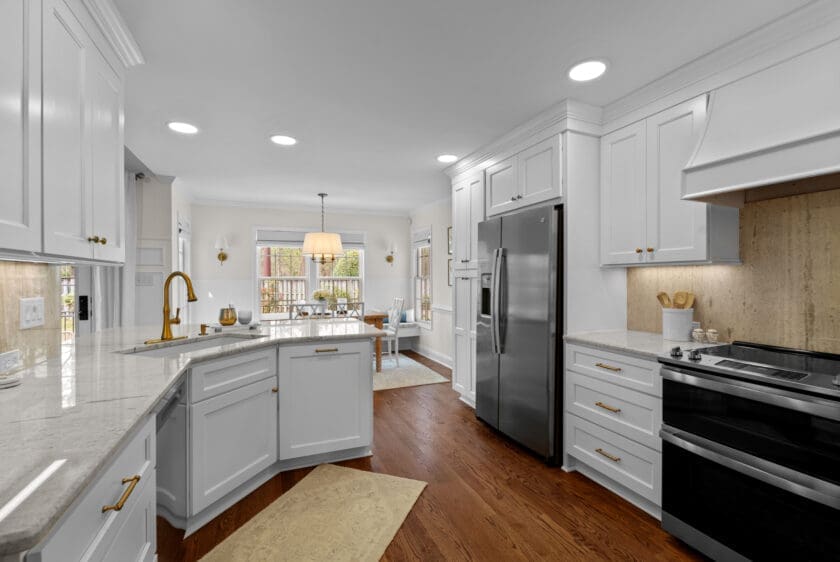white-kitchen-with-hardwood-floors